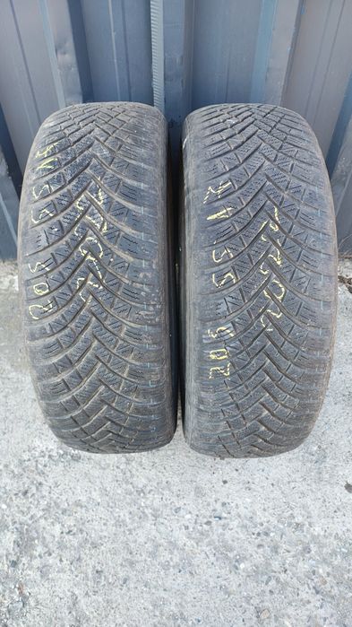 Vând anvelope 205/55/17