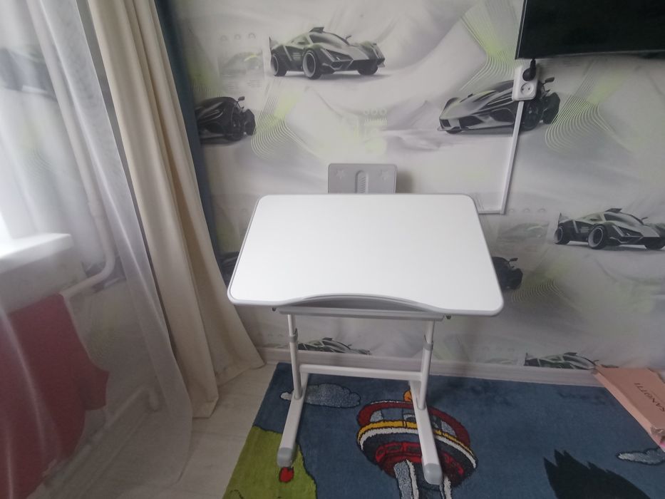 Продам детский стол