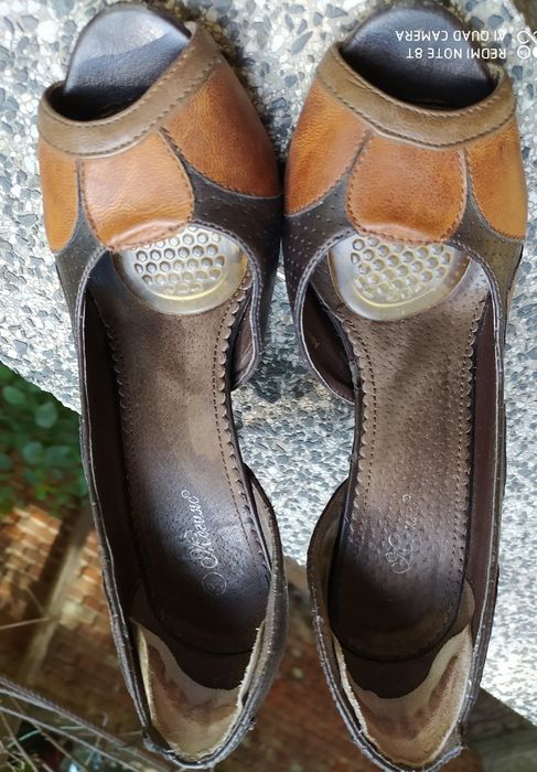 Продавам дамски сандали, чехли и обувки