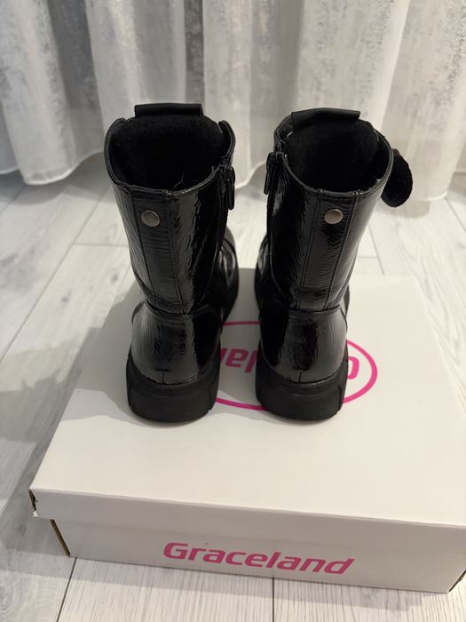 Ghete fete din lac marimea 35