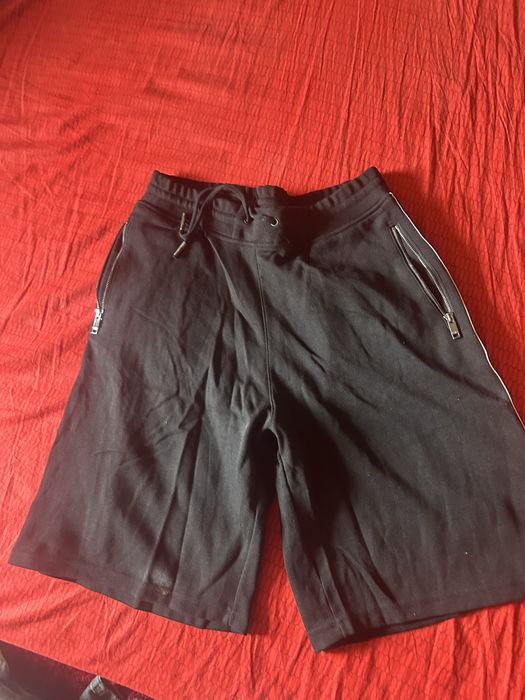 pantaloni scurti givenchi
