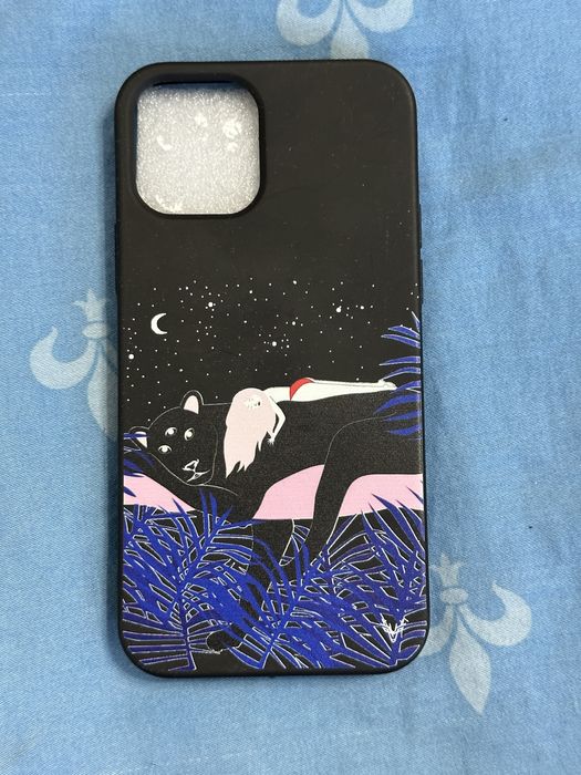 Калъфи за iPhone 12 – различни дизайни, много добро състояние