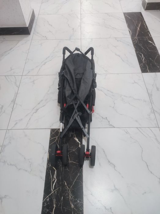 Детска прогулочная коляска