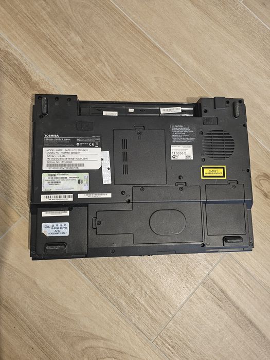 Vând laptopuri nefuncționale