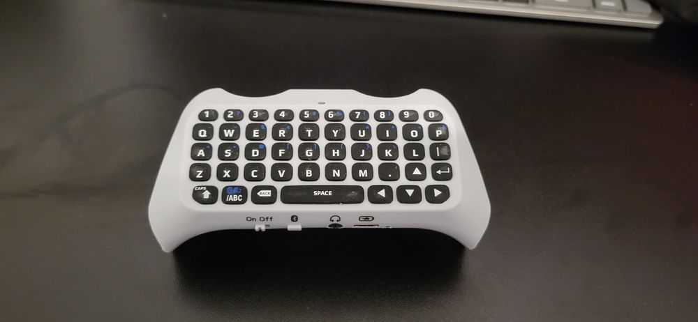 Consola PlayStation 5 PS5 B-Chassis + 5 Jocuri + Tastatură Controller