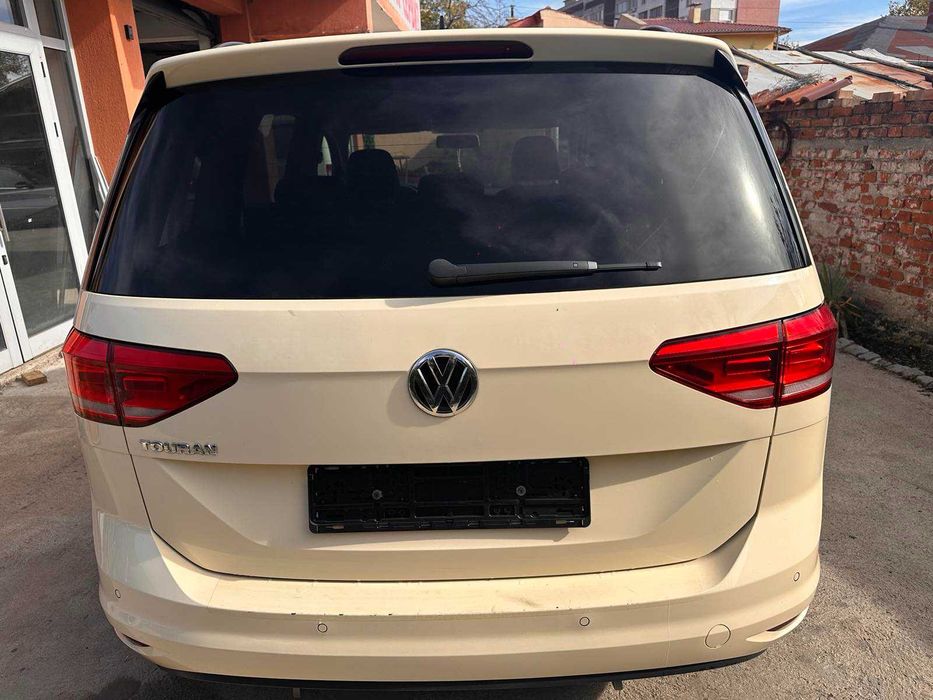 Продавам VW Touran 2.0 TDI 2019 DSG 116 к.с.