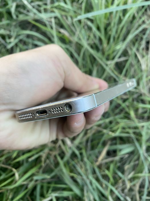 Iphone 5s 16гб 10к тг