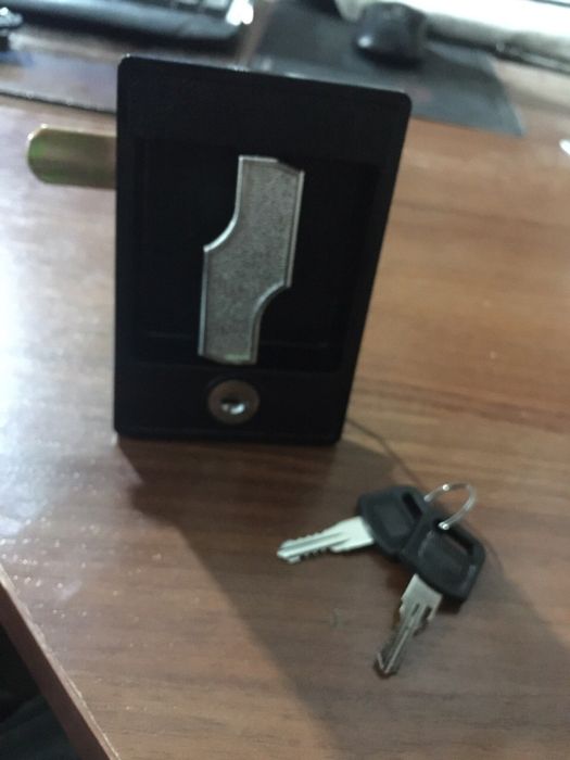 Замок для металлического шкафа