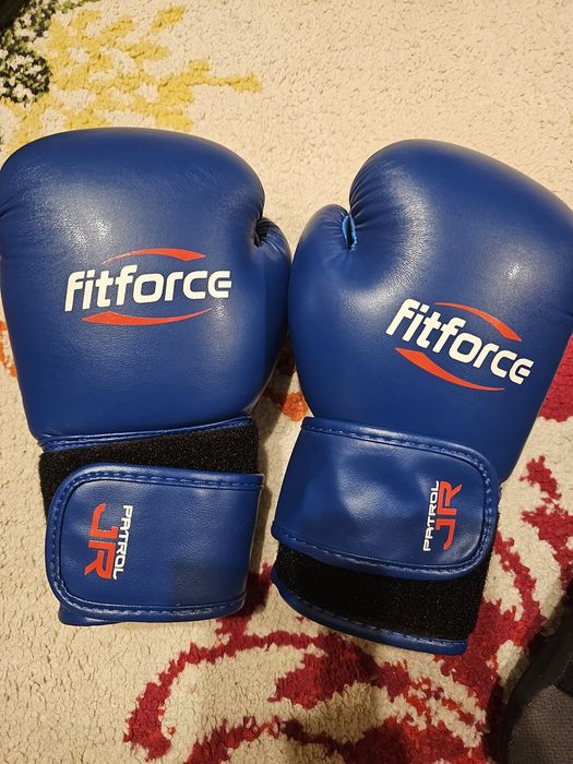 manusi si aparatori kickbox copii