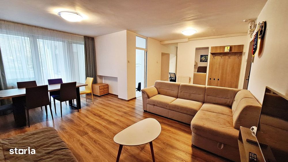 Centrul Civic, aproape de AFI, 3 camere mobilate, 160000 euro