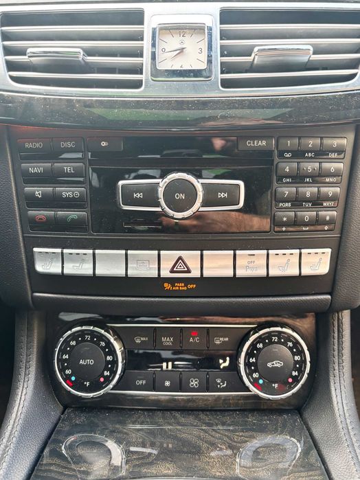 Mercedes-Benz CLS 550 / AMG / Harman-Kardon / Масаж / Подгрев / Обдухване / Кожа / Щора