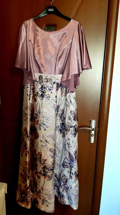 Rochie seara cu mânecă clopot