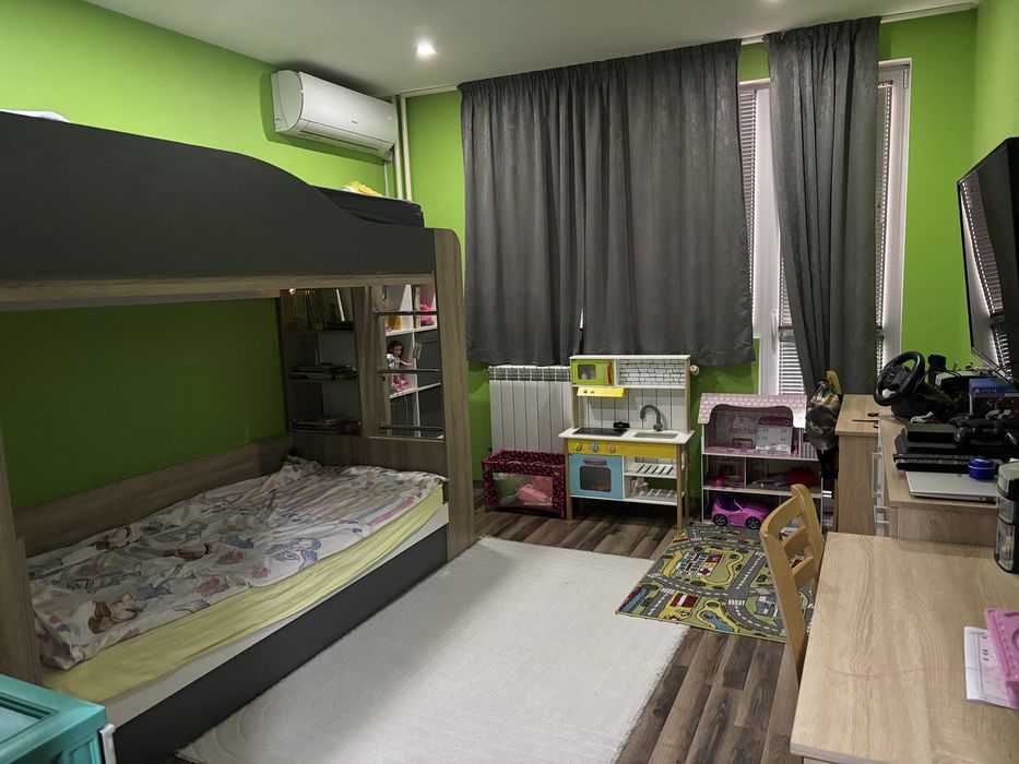 Тристаен обзаведен апартамен