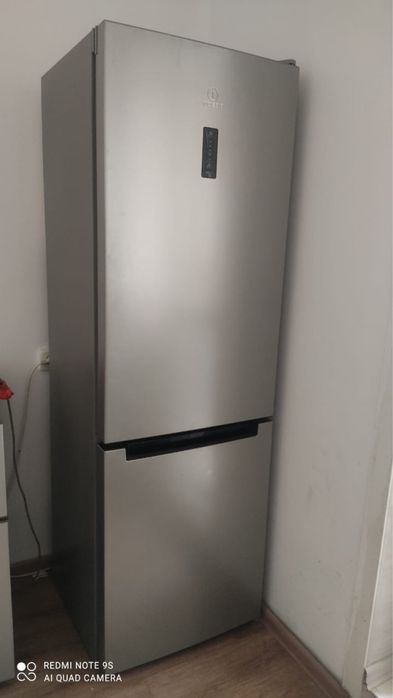 Холодильник Indesit