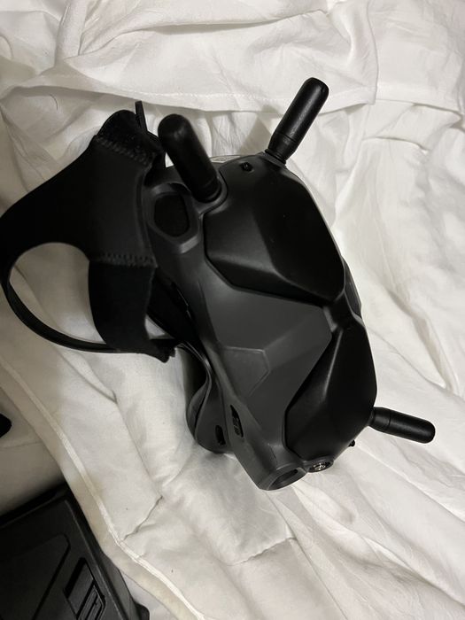 Dji fpv dron with 3 batterirs fly more