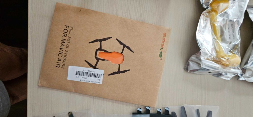 dronă MAVIC AIR nouă cu multiple accesorii