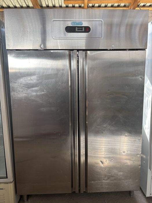 Промышленный холодильник 1200л