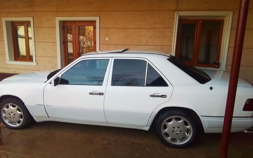 Мерсадез бенз w124 сотилади