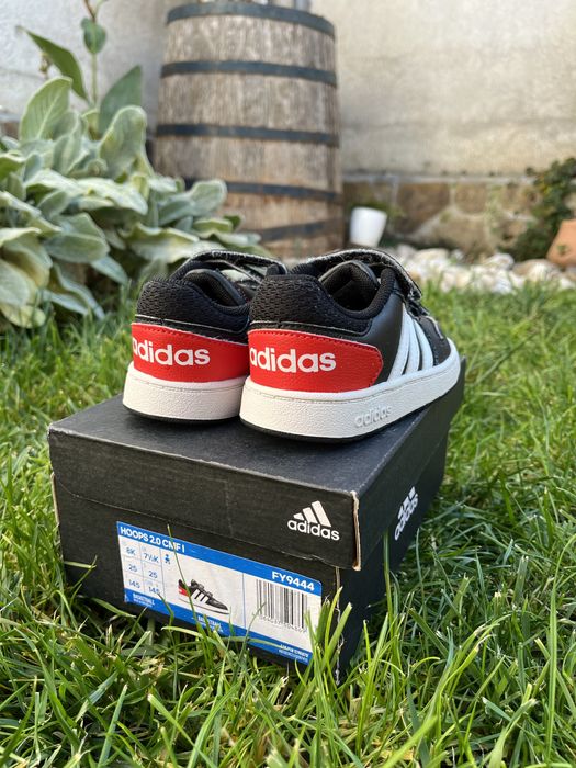 Оригинални маратонки Adidas