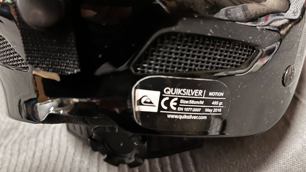 Ски каска за 8-10 годишно момче Qiucksilver