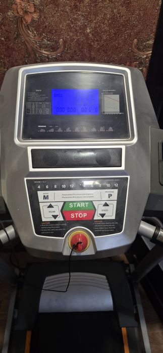 Продам беговую дорожку 110кг