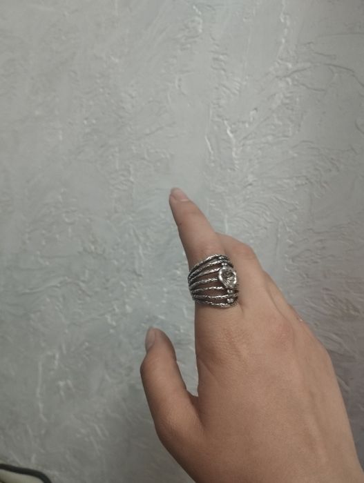 Не обычная колечка чистая серебро