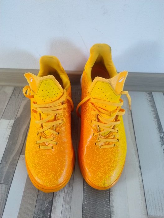 Vând ghete fotbal sintetic