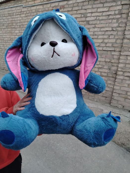 1. Продаётся плюшевый медведь.
2. Стоимость:250.000 сумм
Номер телефон