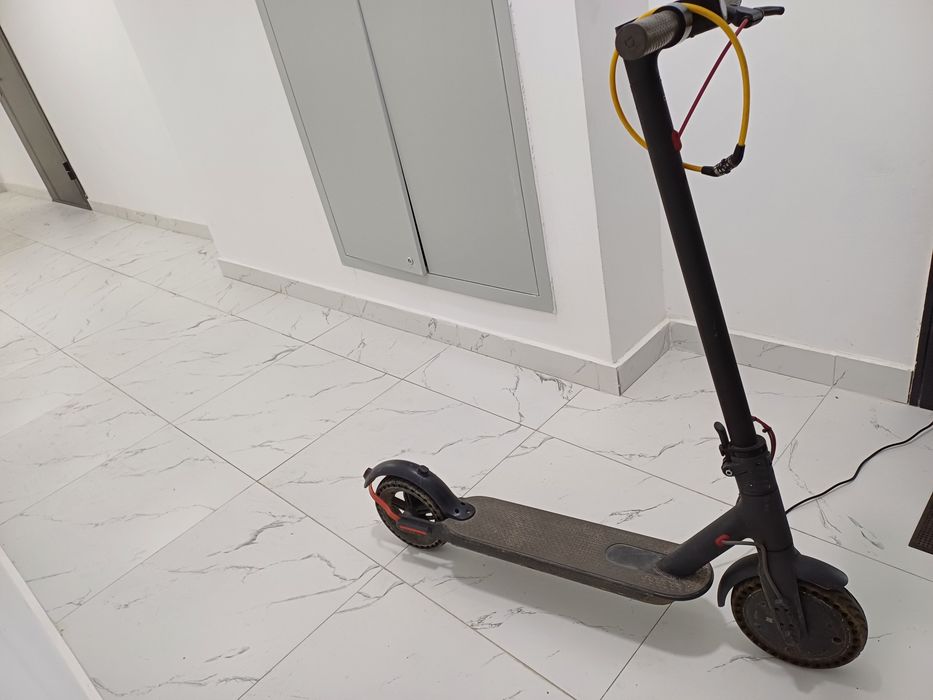 Продам электросамакат Xiomi m365