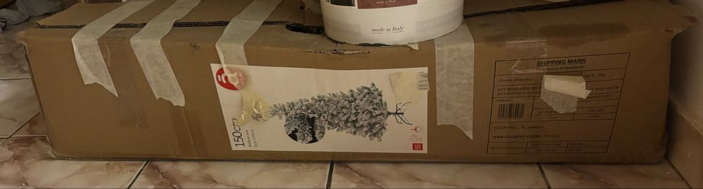 Brad cu zapada artificiala