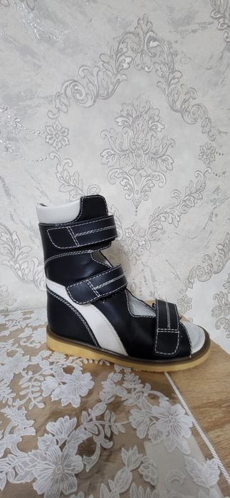 Ортопедические обувь