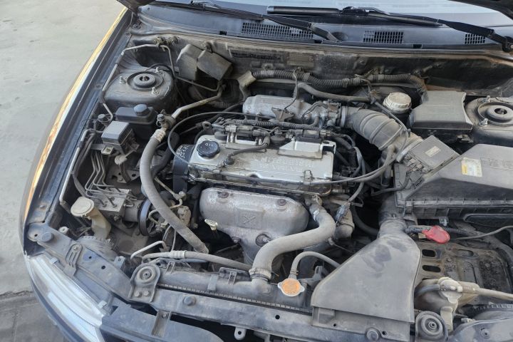 Bara fata Mitsubishi Carisma 2002 1.6 MT (103 hp)