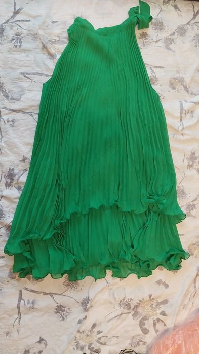 Продам платья на новый год