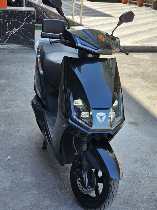 Yadea T5 qora kafolatlangan