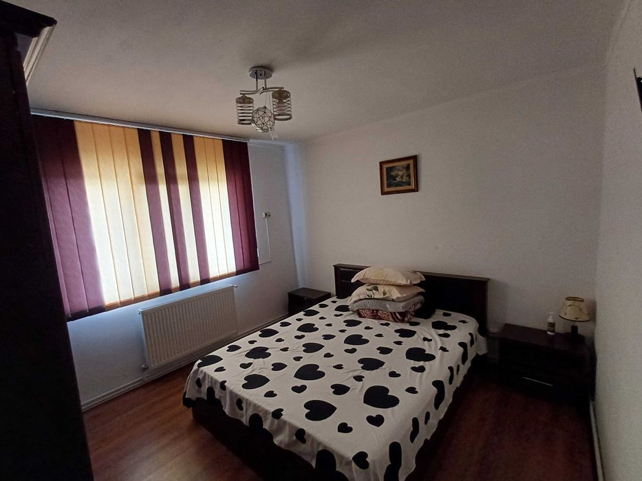 Apartament 3 camere decomandat,Targoviste,m11(EXCLUS AGENTII IMOBILIARE)