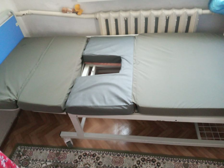 Медицинская кровать