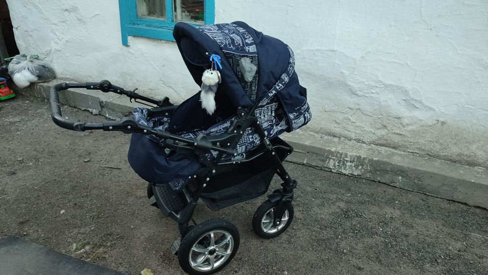 Продам детскую коляску 30000