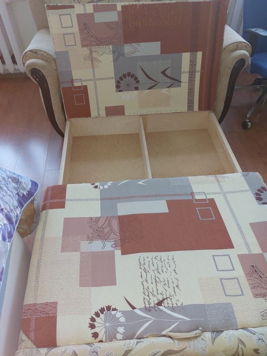 Диван и кресло продается