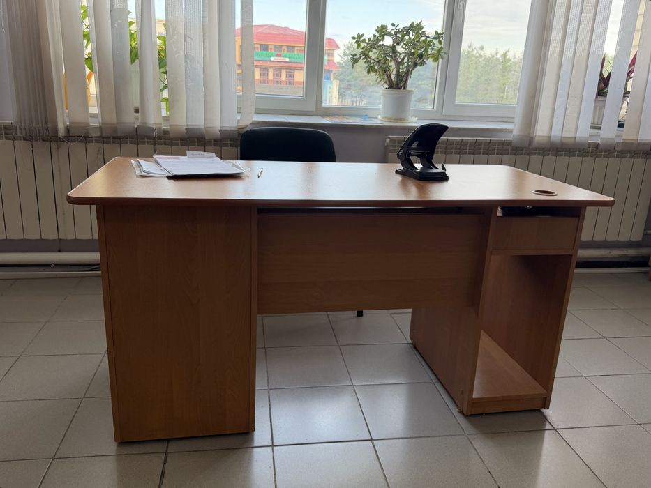 Продажа офисной мебели б/у