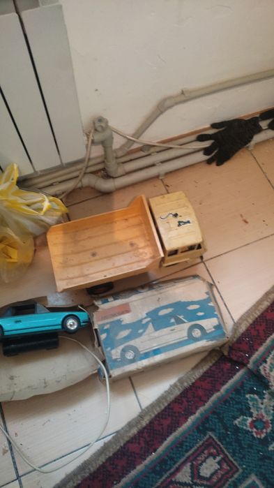 Продам ЗИЛ игрушечный детский колес нет