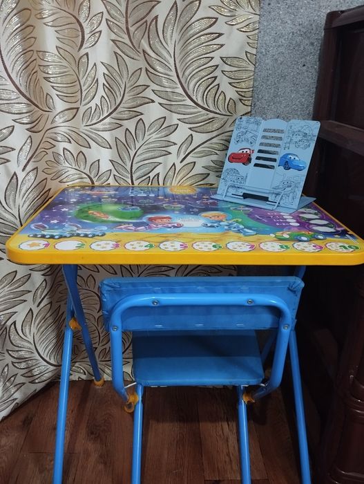 Продам детский шкаф,камод и парту