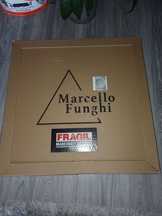 Oglinda led cu dezaburire