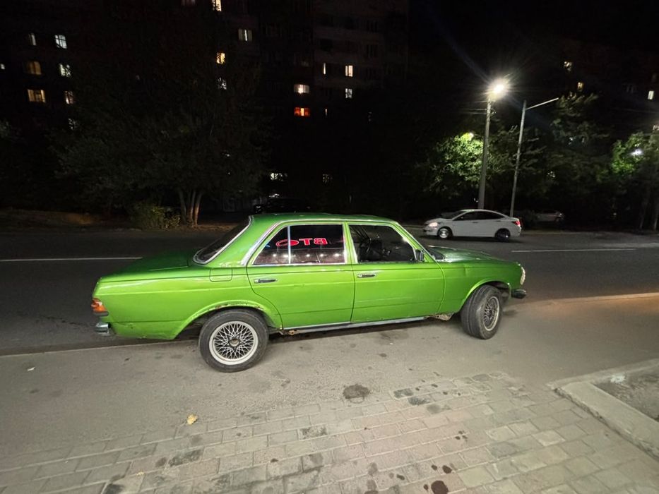 Mercedes-Benz W123