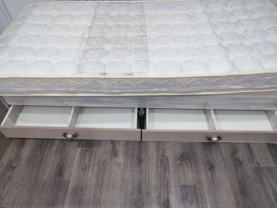 Кровать односпальная 90*200