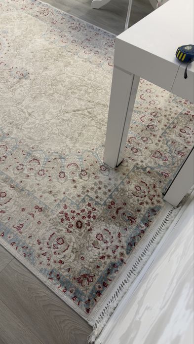 Ковер 2*4 в отличном  состоянии.