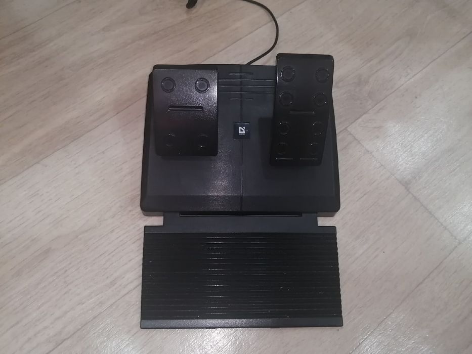 Продат игровой руль Defender Challenge Turbo GT USB