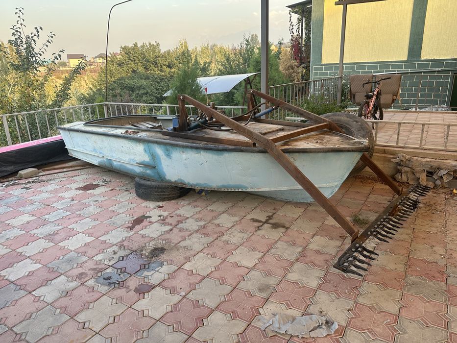 Лодка для камышей