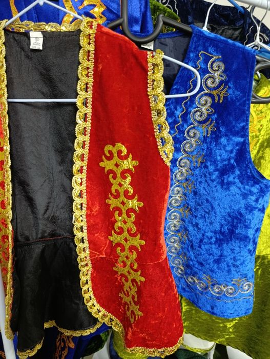 Продам костюм на годик