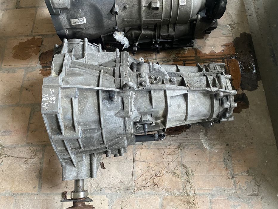Cutie manuala Audi A4 B8 A5  JJF : 140 mii km Kit ambreiaj volanta