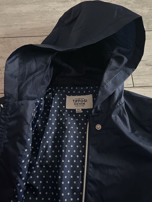 Детска синя ветровка